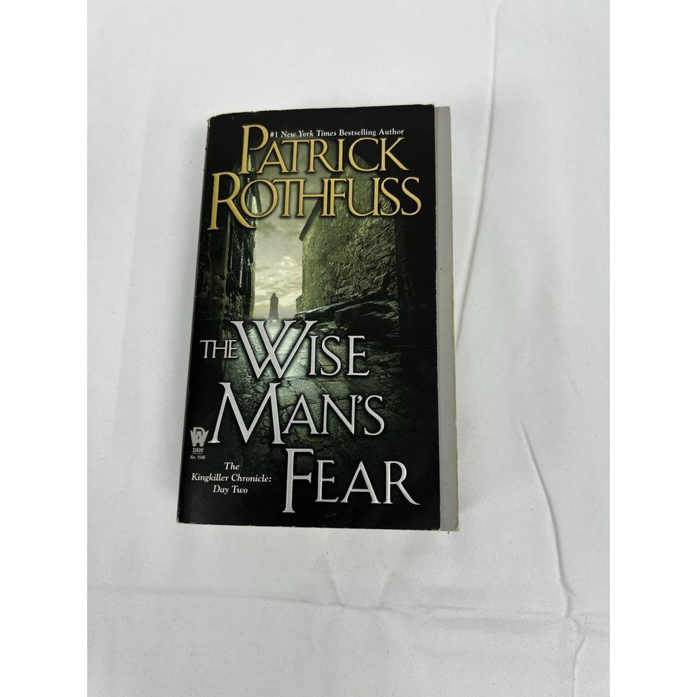 The Wise Man's Fear Patrick Rothfuss Kingkiller Chronicle Day Two Paperback DAW